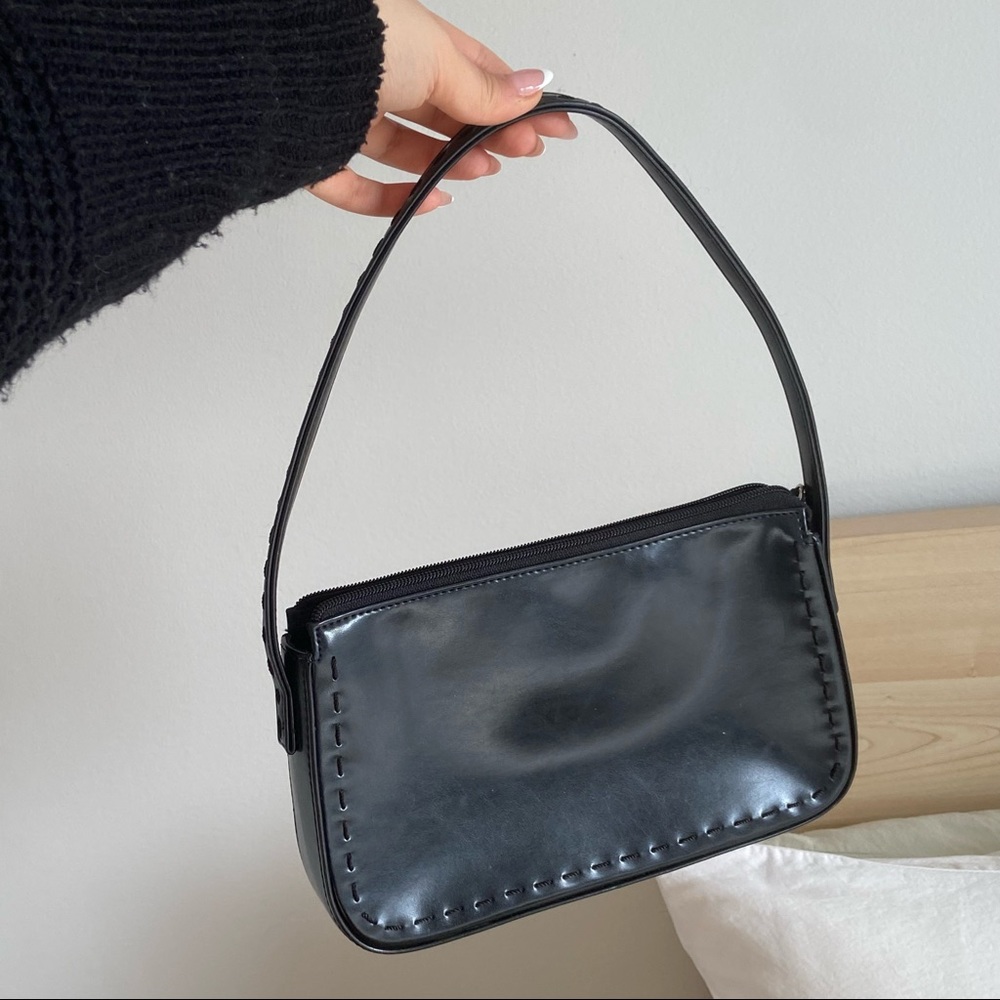 Black Shoulder Bag - Picture 5 of 6
